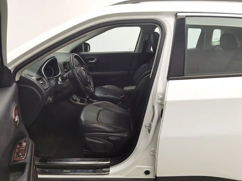 Jeep Compass — миниатюра 10