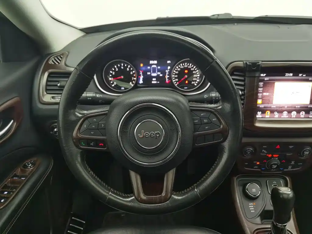 Jeep Compass — миниатюра 11