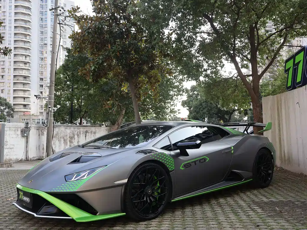LAMBORGHINI HURACÁN