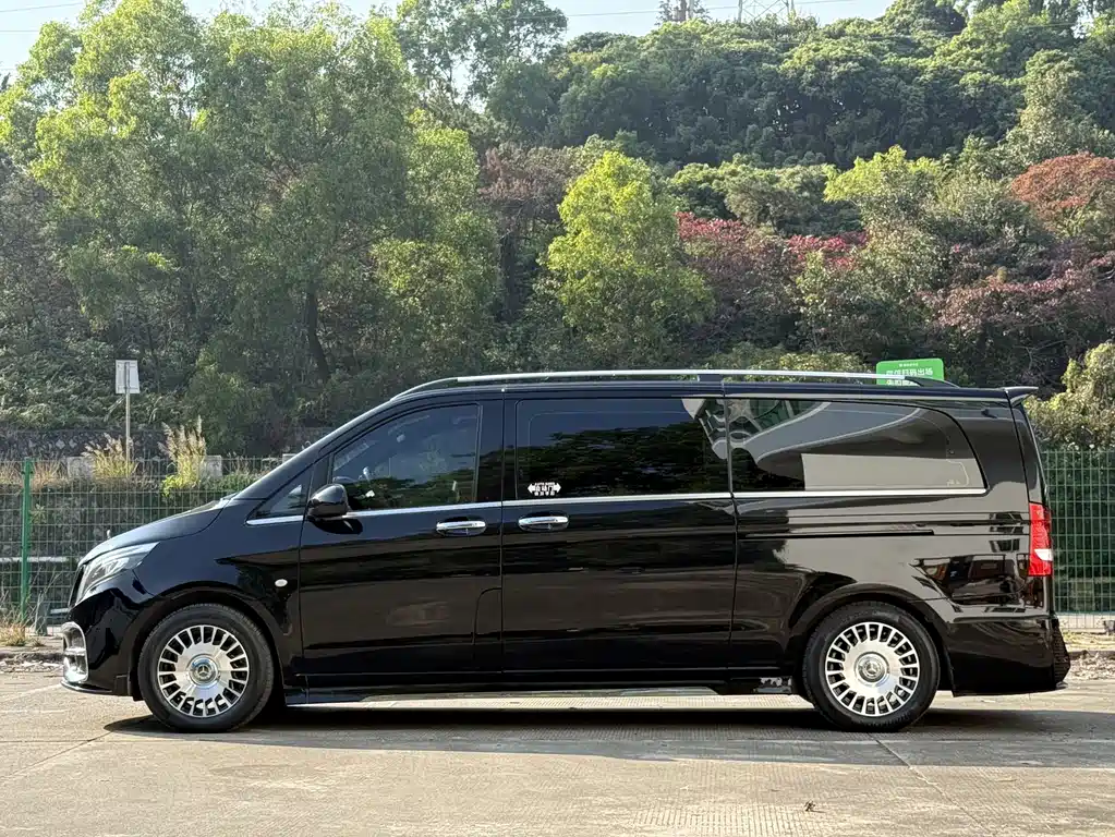 Mercedes-Benz Vito 2021 2.0T 7 мест