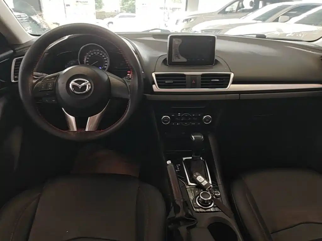 Mazda 3 Axela — миниатюра 10