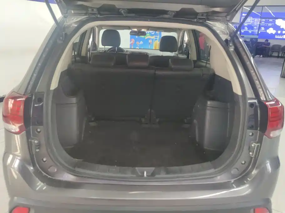 Mitsubishi Outlander — миниатюра 4