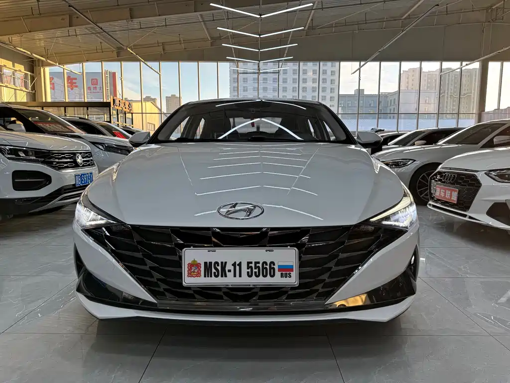 HYUNDAI ELANTRA