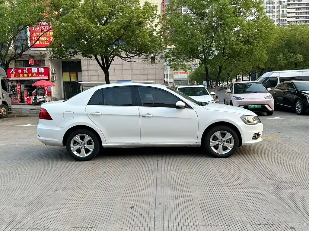 Volkswagen Bora 2015 1.6L AT Comfort