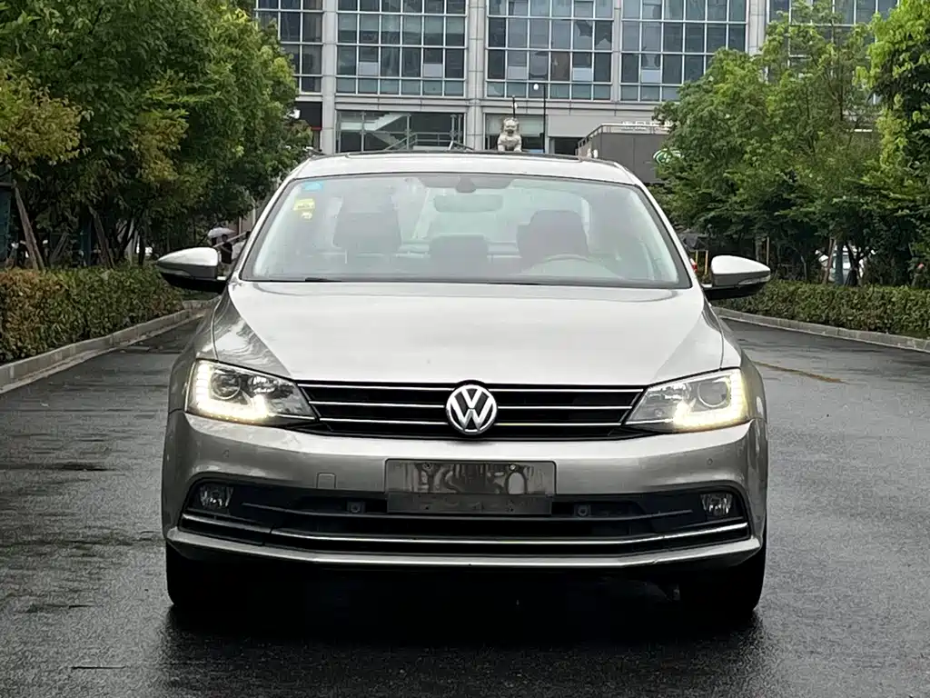 Volkswagen Sagitar 2017 230TSI AT Luxury