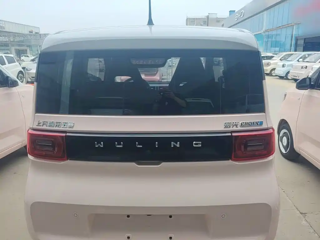 Wuling MINIEV — миниатюра 6
