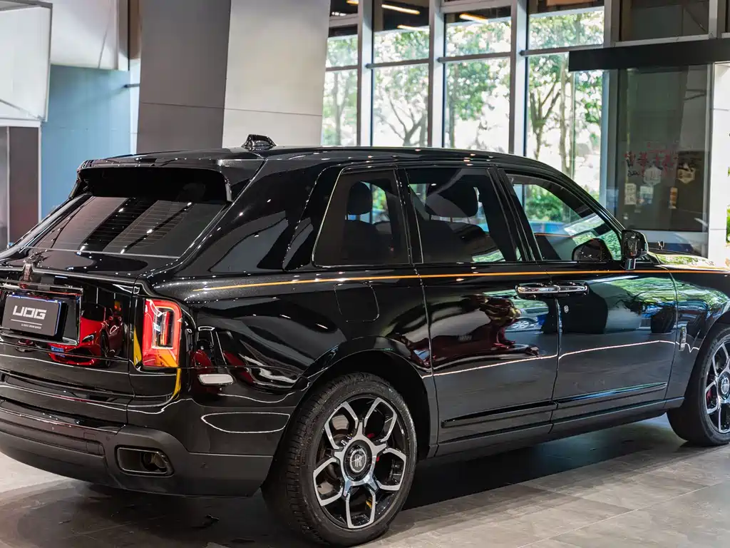 Rolls-Royce Cullinan Black Badge, фото 17
