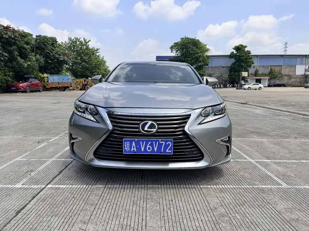 Lexus ES — миниатюра 2