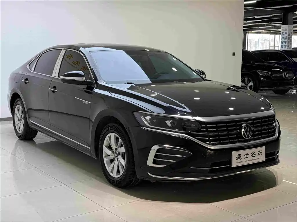 Volkswagen Passat 2022 280TSI