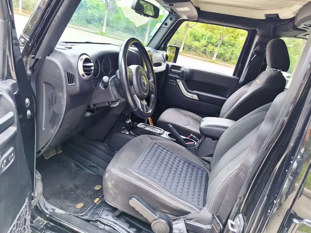 Jeep Wrangler — миниатюра 3