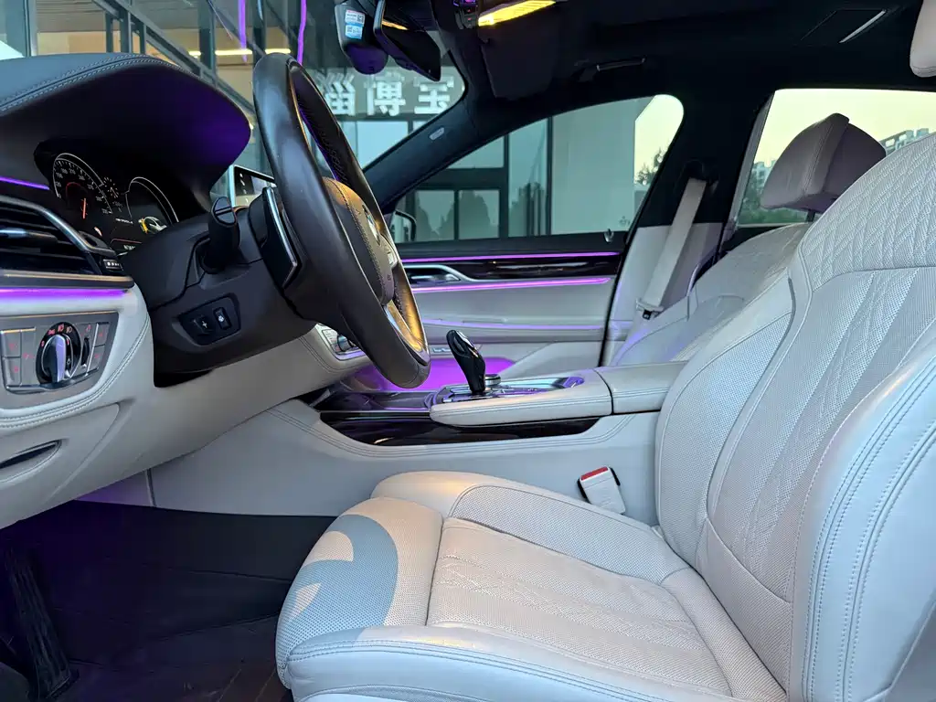 BMW 7 Series 7 2016 750Li xDrive мест