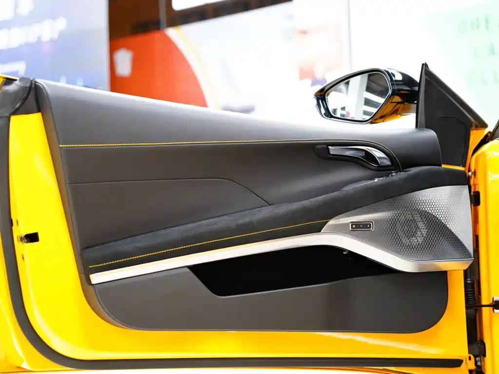 Lotus Emira — миниатюра 25