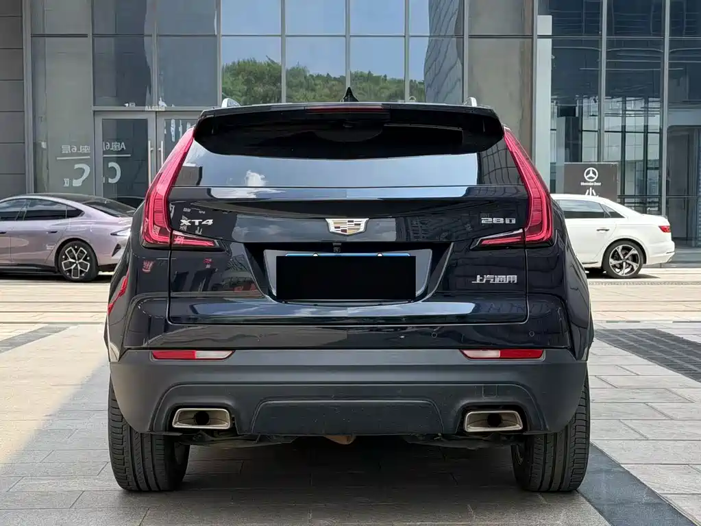 Cadillac XT4 — миниатюра 9
