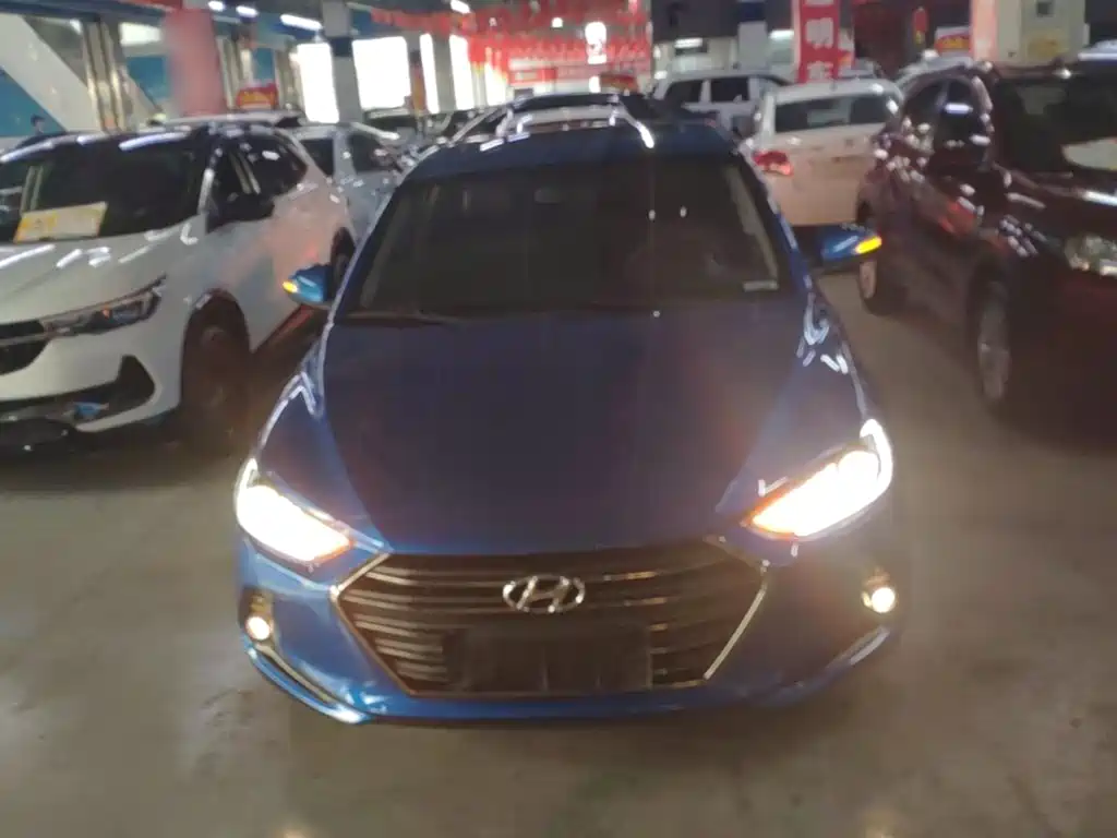 Hyundai Elantra — миниатюра 3