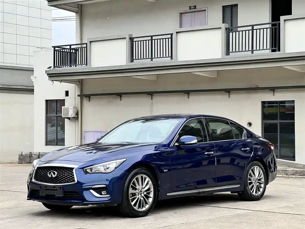 Infiniti Q50L