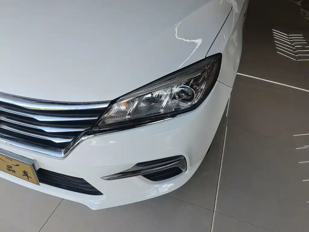 Roewe 360 — миниатюра 24