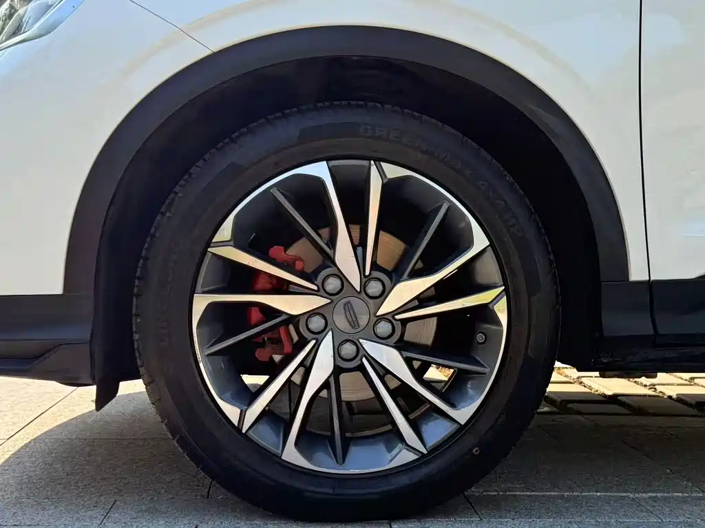 Geely Binyue — миниатюра 25