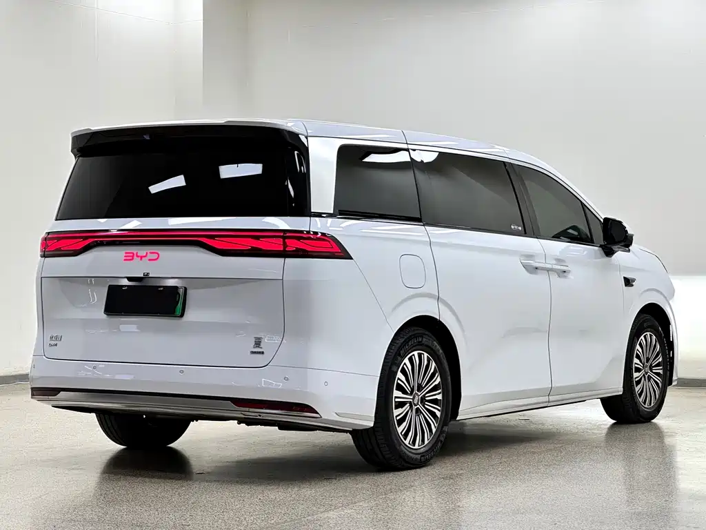 BYD Xia — миниатюра 6