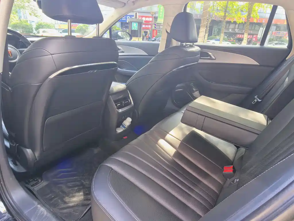 Hongqi Hongqi H5 — миниатюра 9