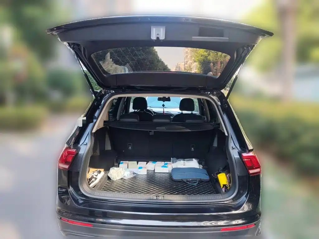 Volkswagen Tiguan L — миниатюра 15