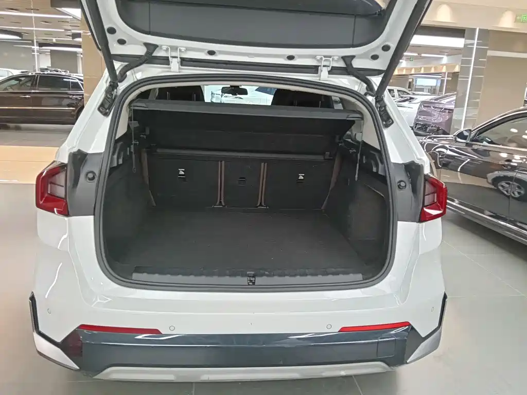 BMW iX1 2023 eDrive25L X