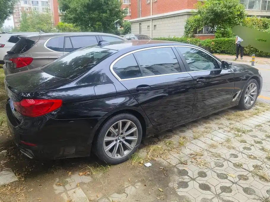 BMW 5 Series — миниатюра 3
