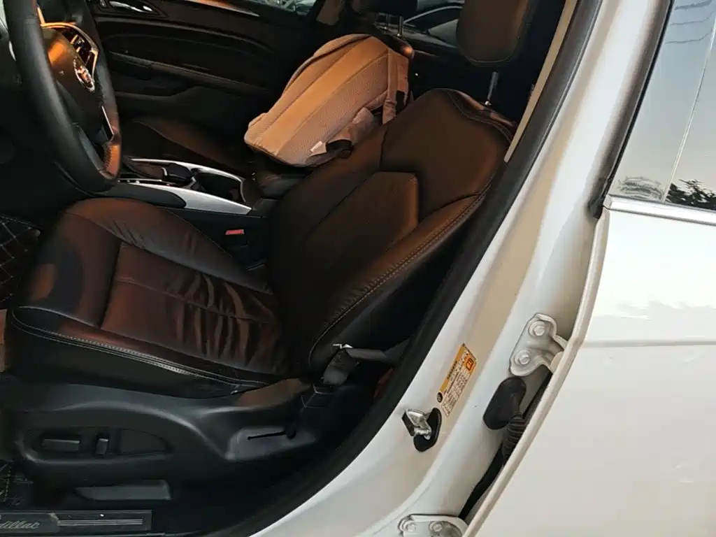 Cadillac SRX — миниатюра 15