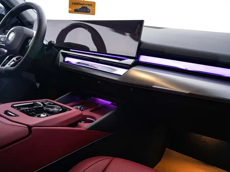 BMW 5 Series — миниатюра 24