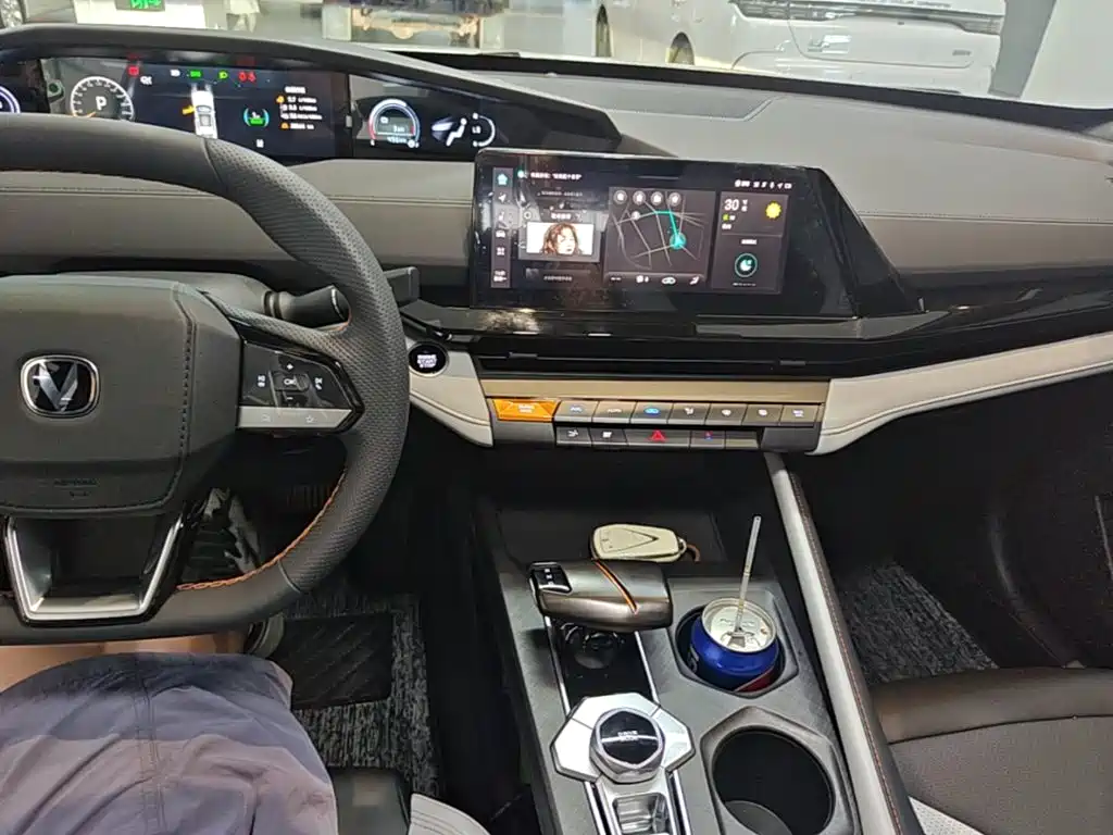 Changan UNI-V iDD — миниатюра 10