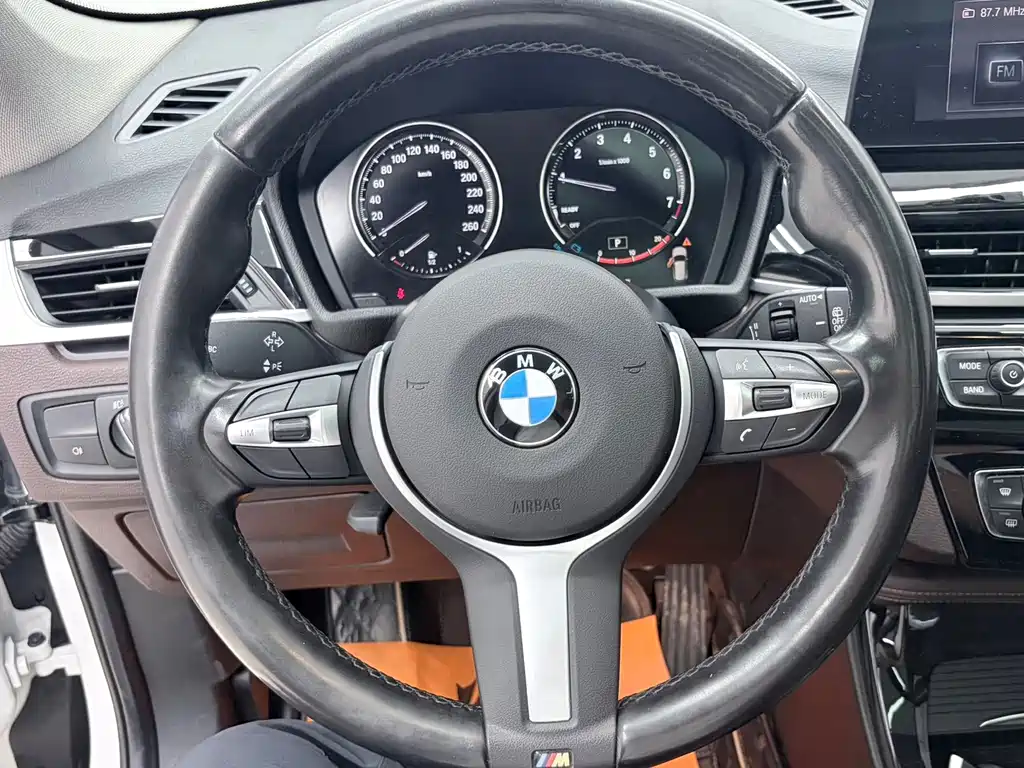 BMW X1 — миниатюра 9