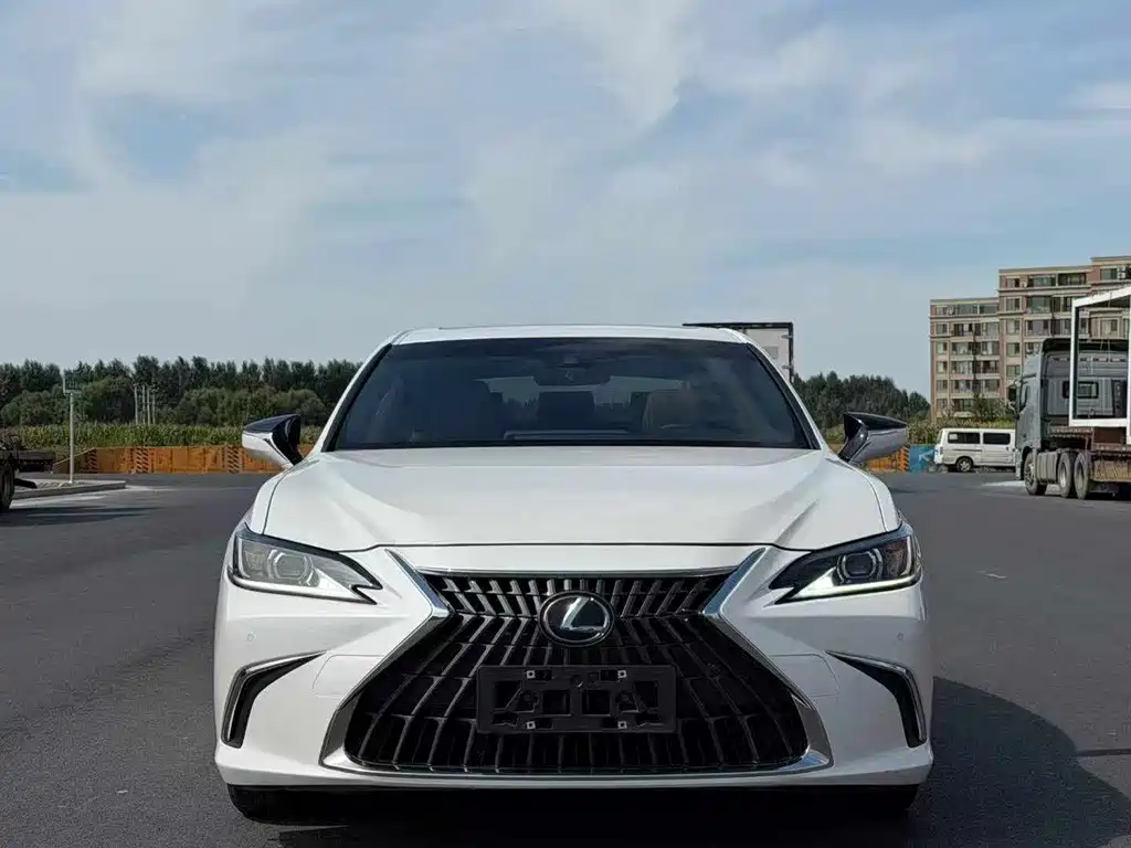 Lexus ES — миниатюра 2