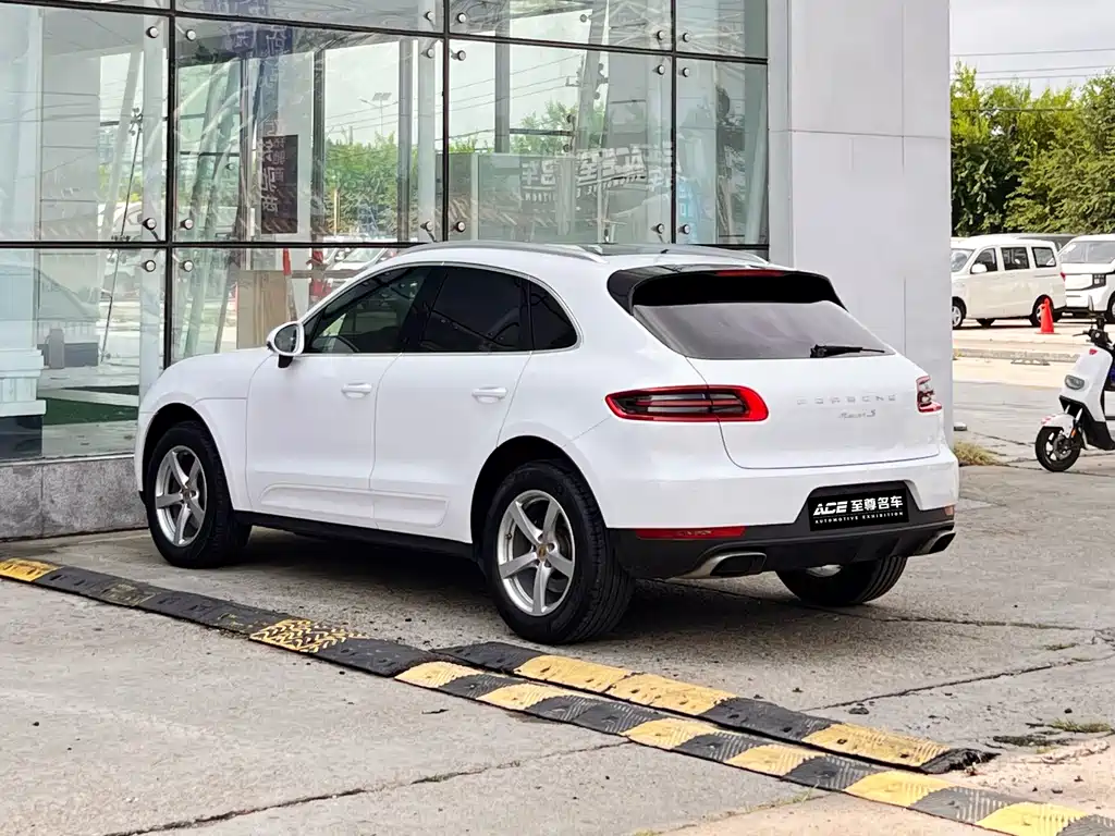 Porsche Macan — миниатюра 6