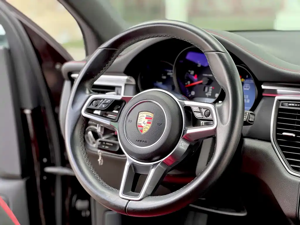 Porsche Macan — миниатюра 15