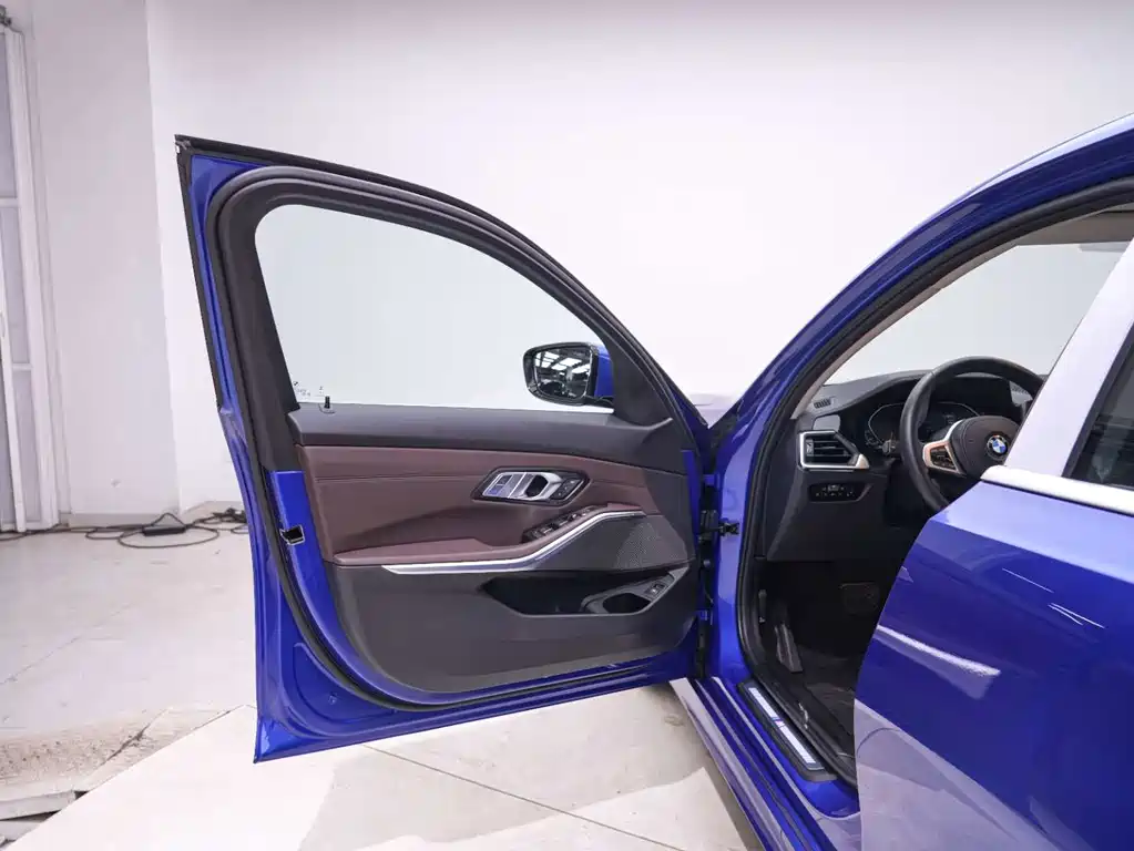 BMW 3 Series — миниатюра 23