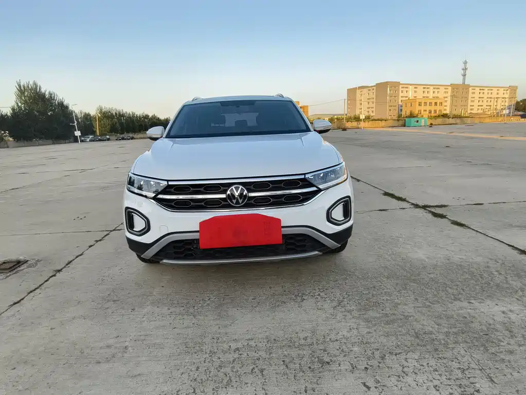 Volkswagen T-Roc — миниатюра 2