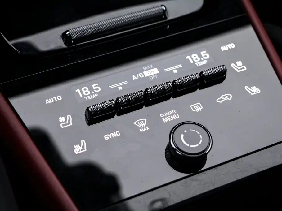 Porsche Cayenne — миниатюра 12