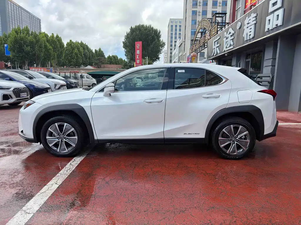 Lexus UX New Energy — миниатюра 3