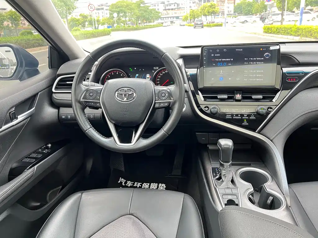 TOYOTA CAMRY