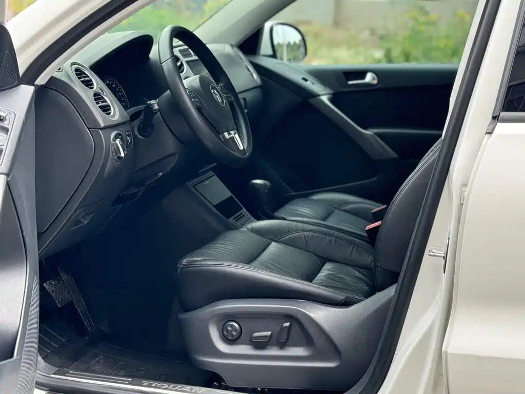 Volkswagen Tiguan 2012 1.8TSI AT