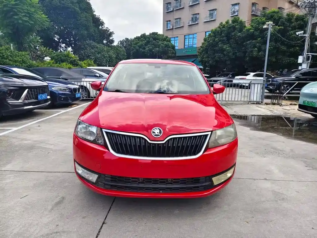 Skoda Rapid Spaceback — миниатюра 3