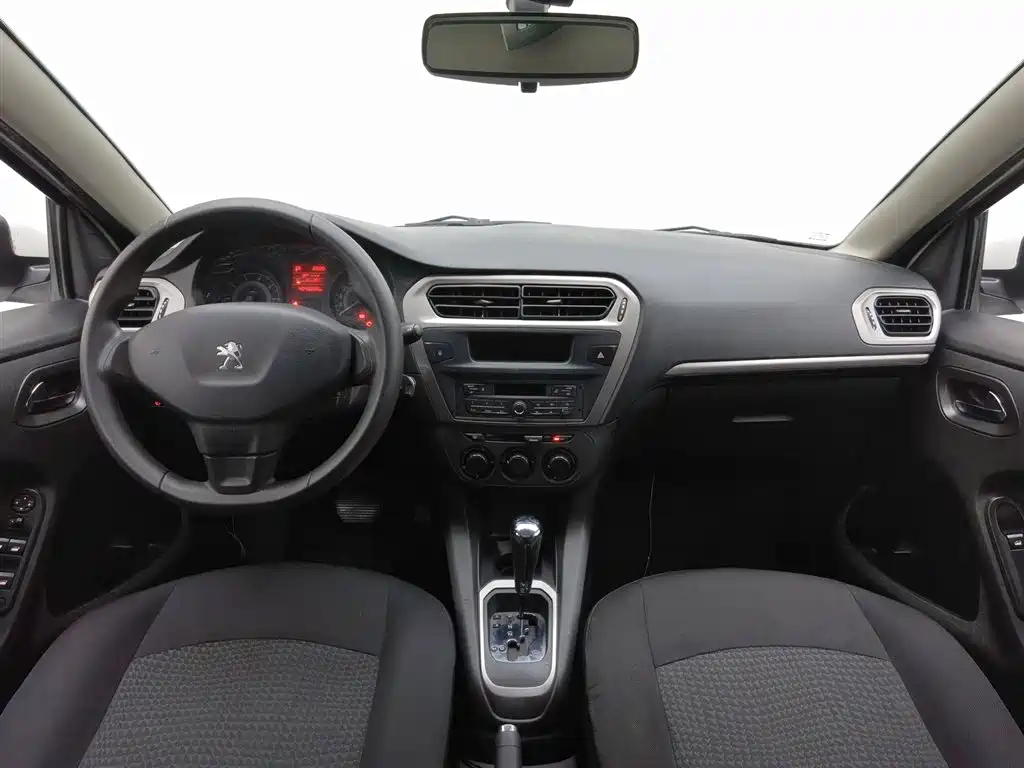 Peugeot 301 2014 1.6L AT Comfort