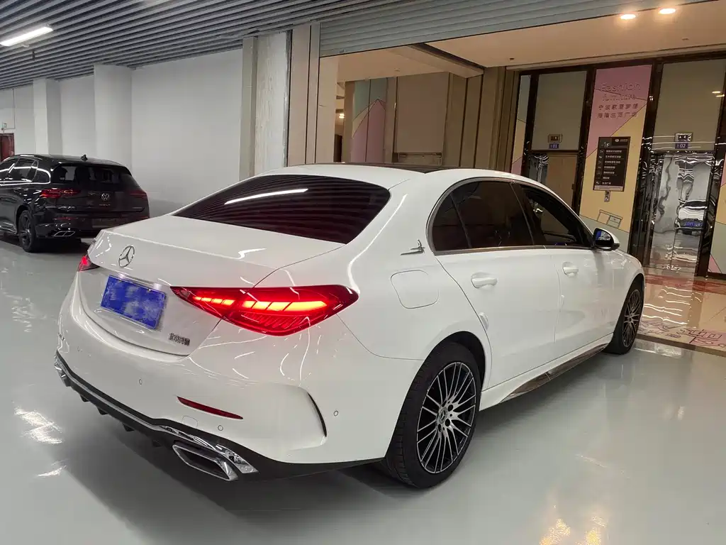 Mercedes-Benz C-Class — миниатюра 24