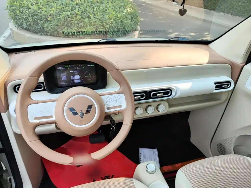 Wuling MINIEV — миниатюра 10