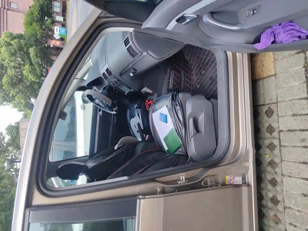 Volkswagen Touran — миниатюра 23