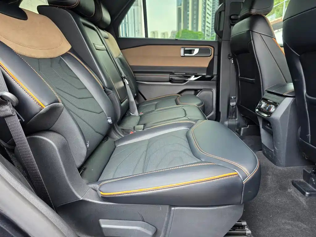 Ford Explorer — миниатюра 11
