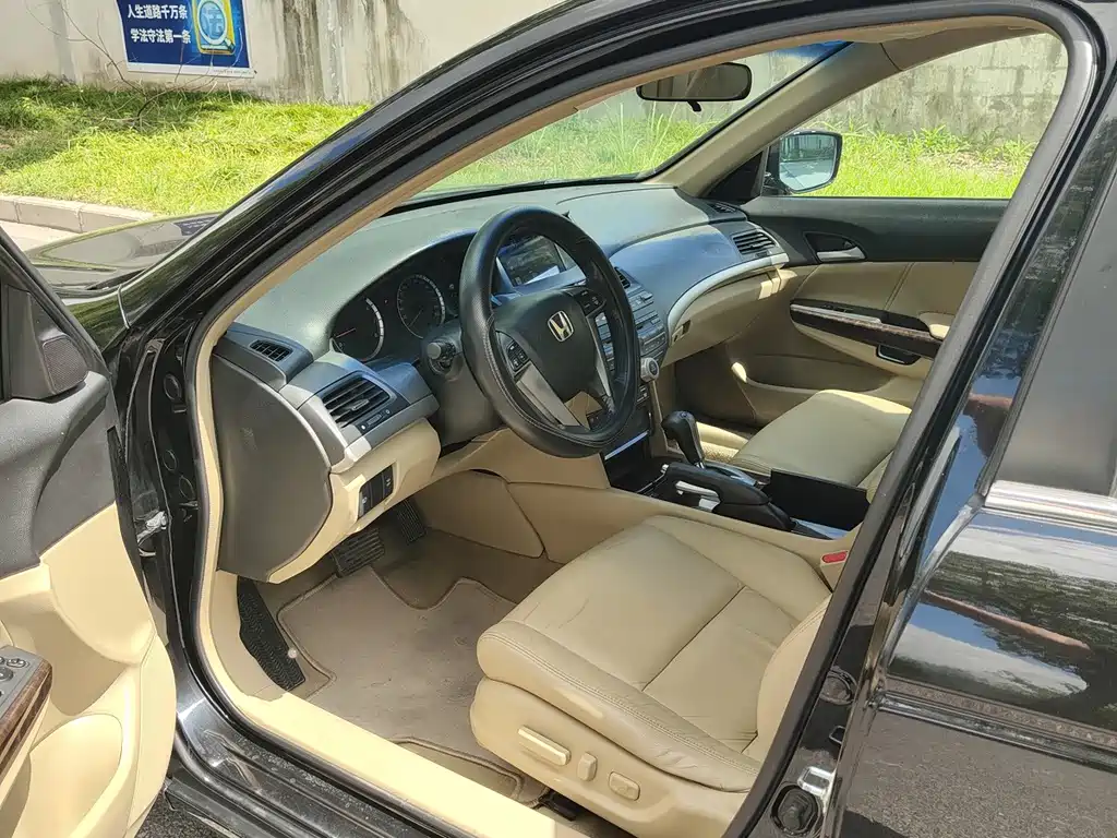Honda Accord — миниатюра 9