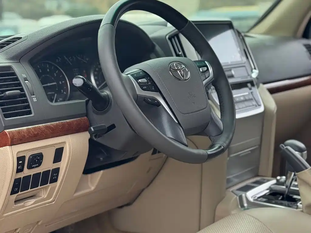 Toyota Land Cruiser 4.0L V6 Middle East Base Edition, фото 11
