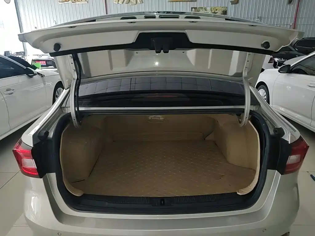 Roewe i5 — миниатюра 19