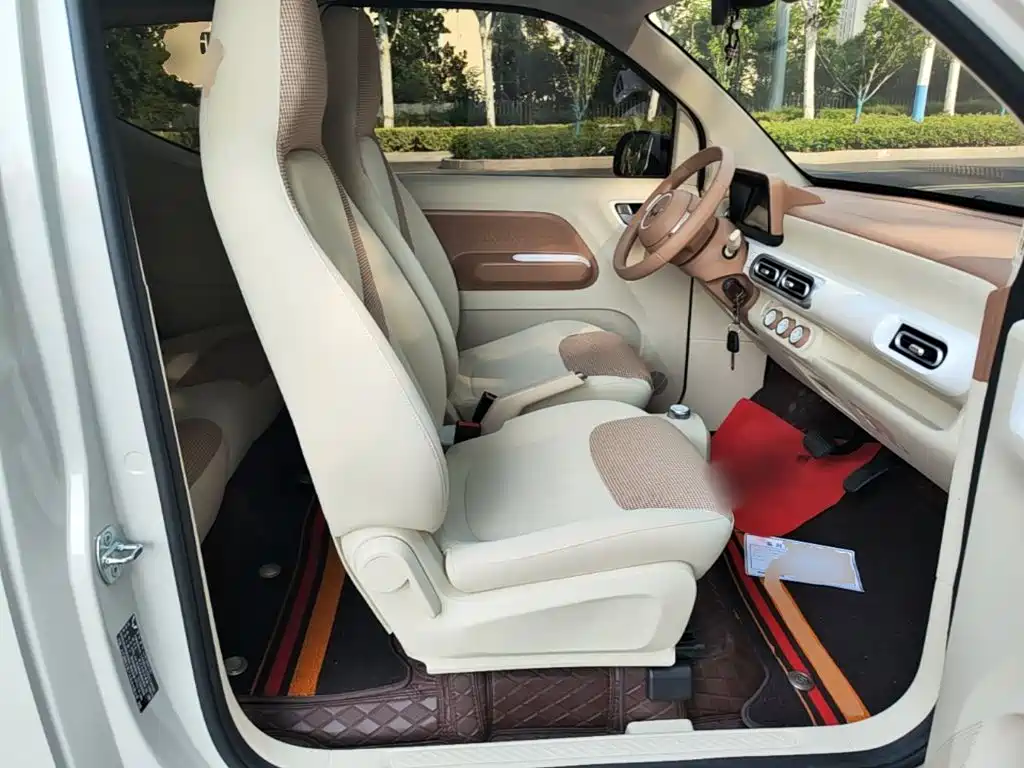Wuling MINIEV — миниатюра 25