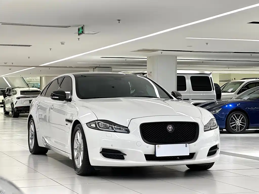 Jaguar XJ — миниатюра 3